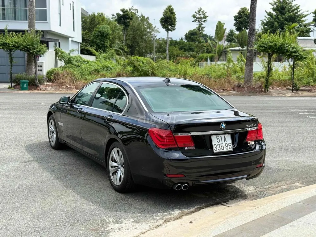 BMW 7 Series 2011 photo 5
