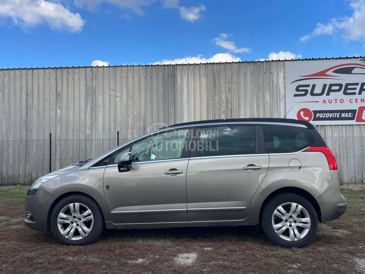 Peugeot 5008 2012 photo 2