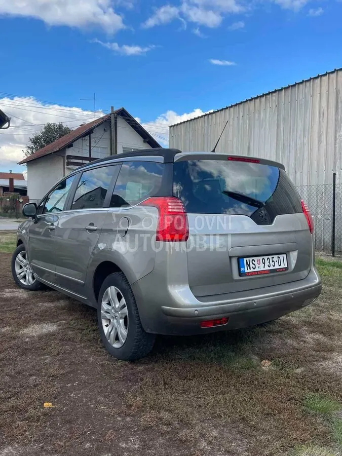 Peugeot 5008 2012 photo 3