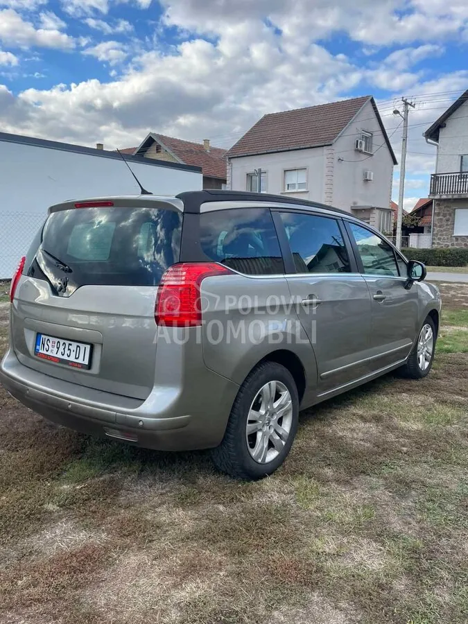 Peugeot 5008 2012 photo 5