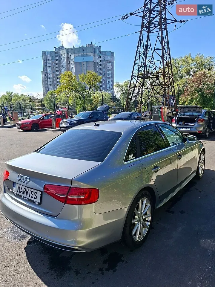 Audi A4 2015 photo 2