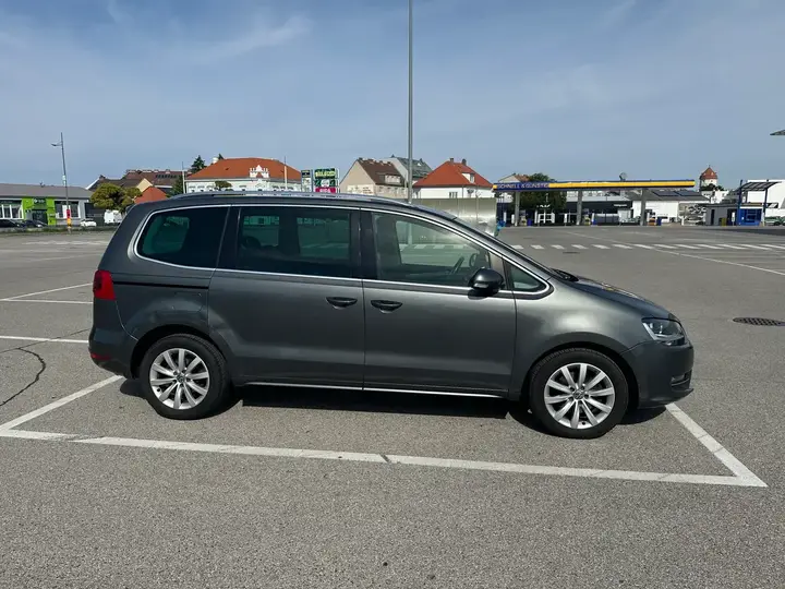 Volkswagen Sharan 2010 photo 3