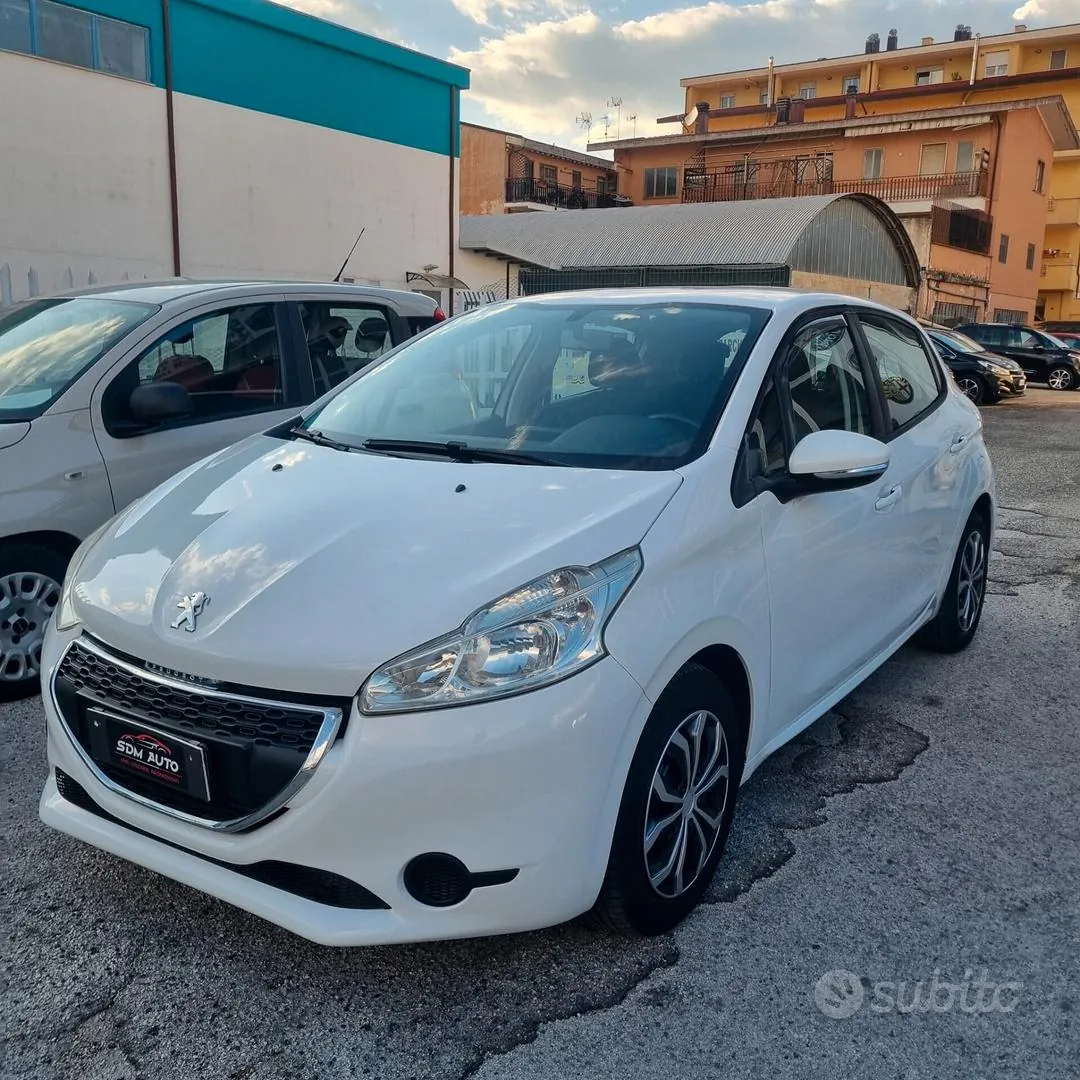 Peugeot 208