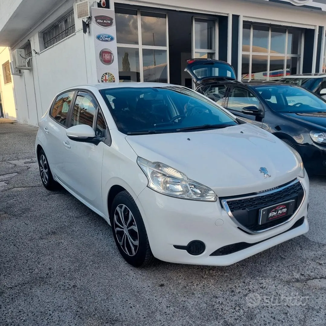 Peugeot 208 2014 photo 4