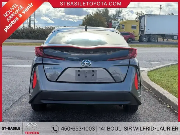 Toyota Prius Prime 2022 photo 3