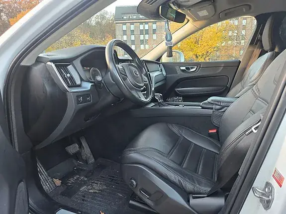 Volvo Xc60 2020 photo 2