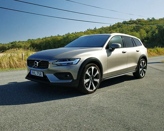 Volvo V60 Cross Country 2021 photo 3