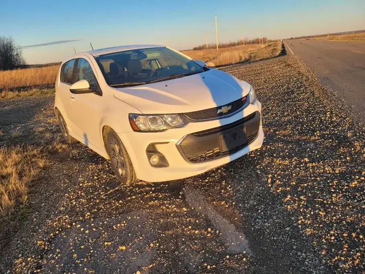 Chevrolet Sonic 2017 photo 2
