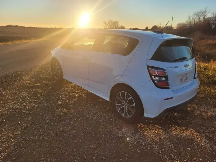 Chevrolet Sonic 2017 photo 3