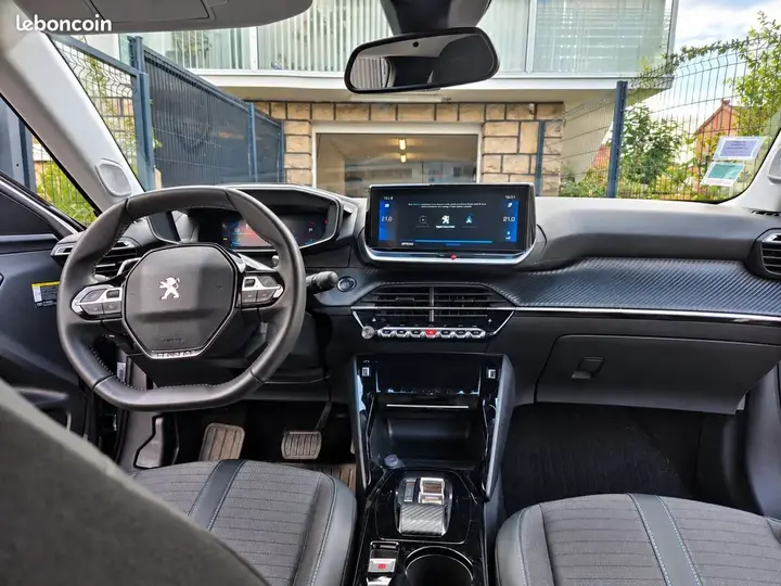 Peugeot 2008 2022 photo 3