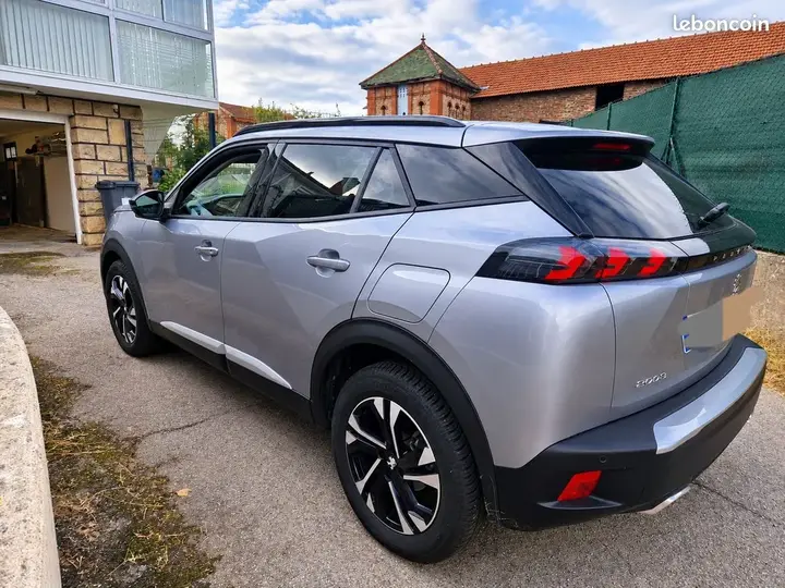 Peugeot 2008 2022 photo 2