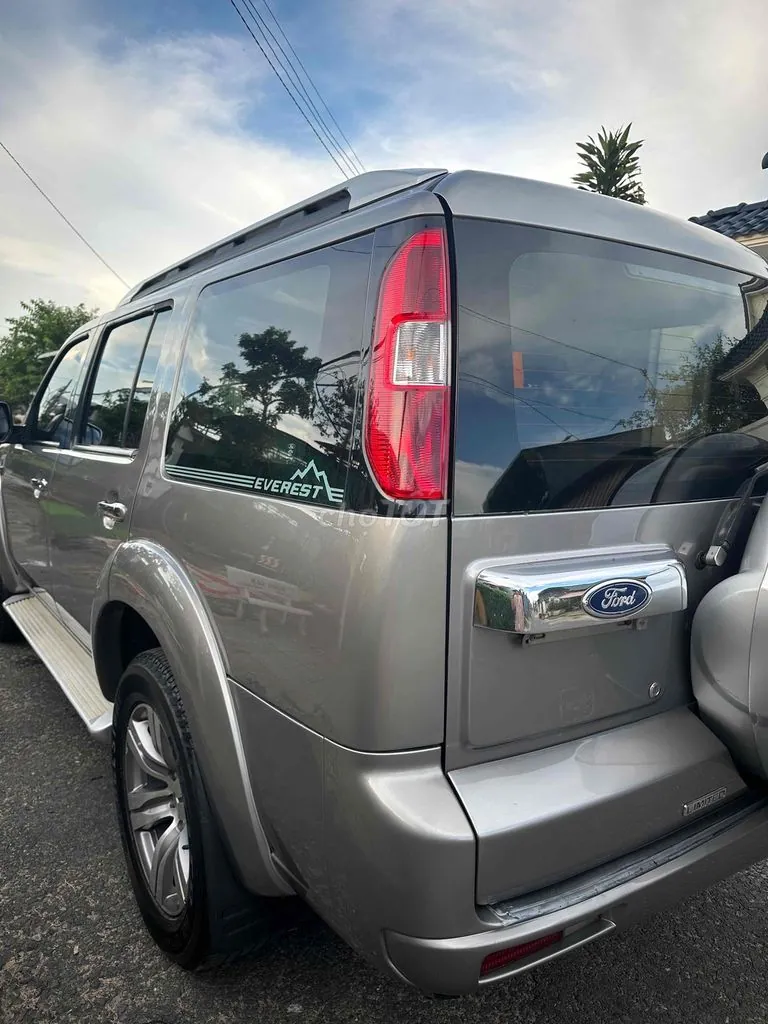 Ford Everest 2010 photo 5