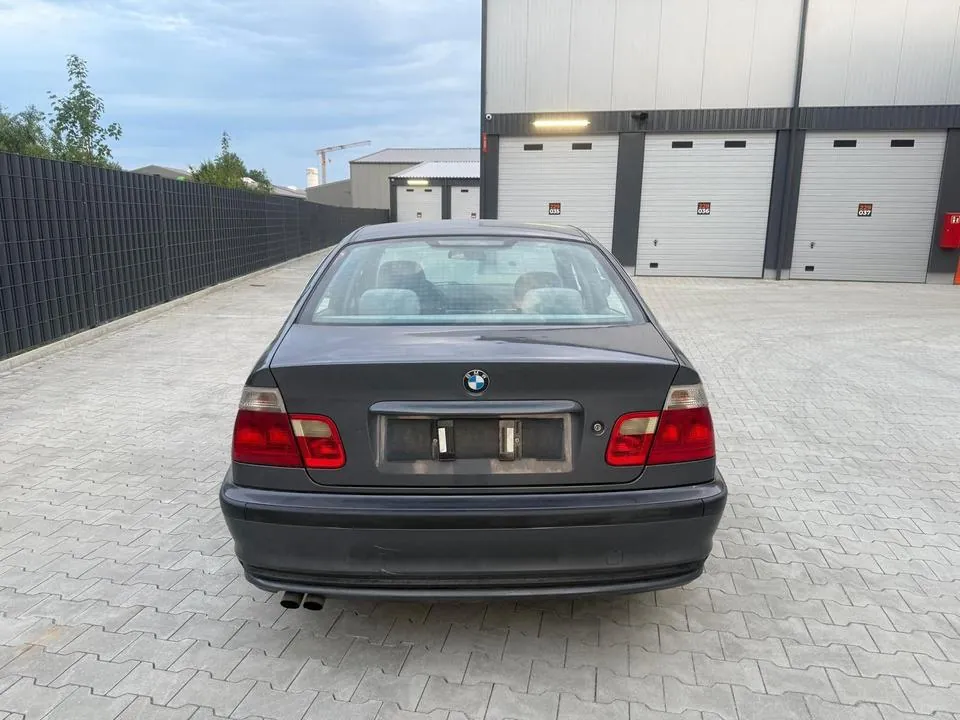 BMW 320I