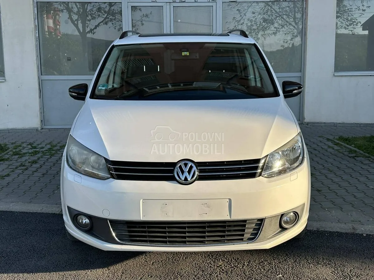 Volkswagen Touran 2010 photo 2
