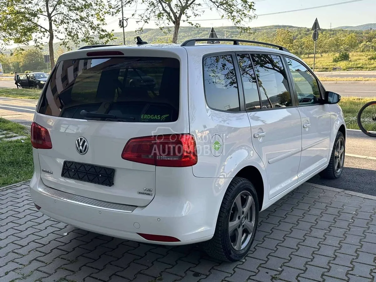 Volkswagen Touran 2010 photo 5