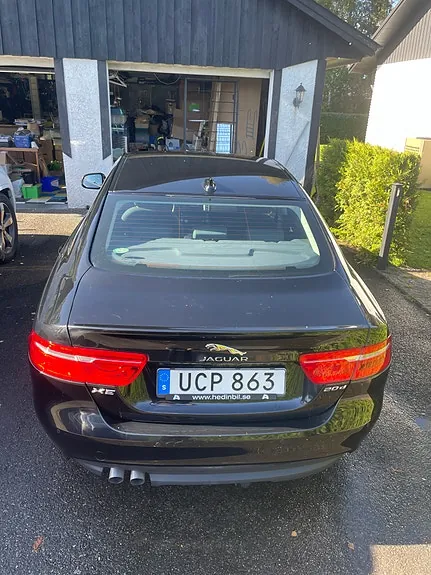 Jaguar Xe 2016 photo 4