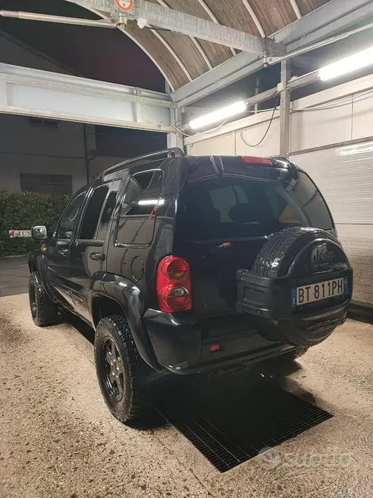 Jeep Cherokee 2003 photo 3