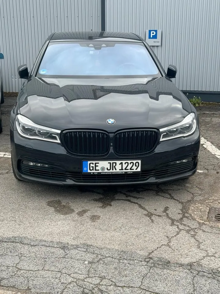 BMW 750I