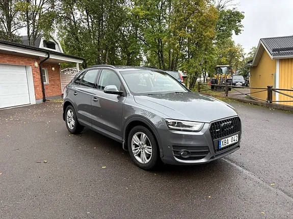 Audi Q3 2012 photo 2