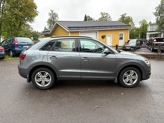 Audi Q3 2012 photo 3