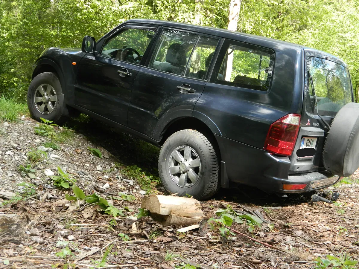 Mitsubishi Pajero 2003 photo 2