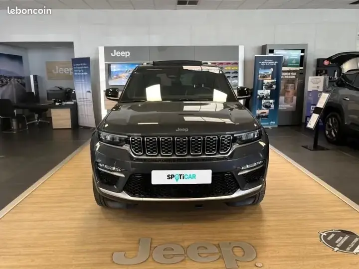 Jeep Grand Cherokee 2023 photo 2