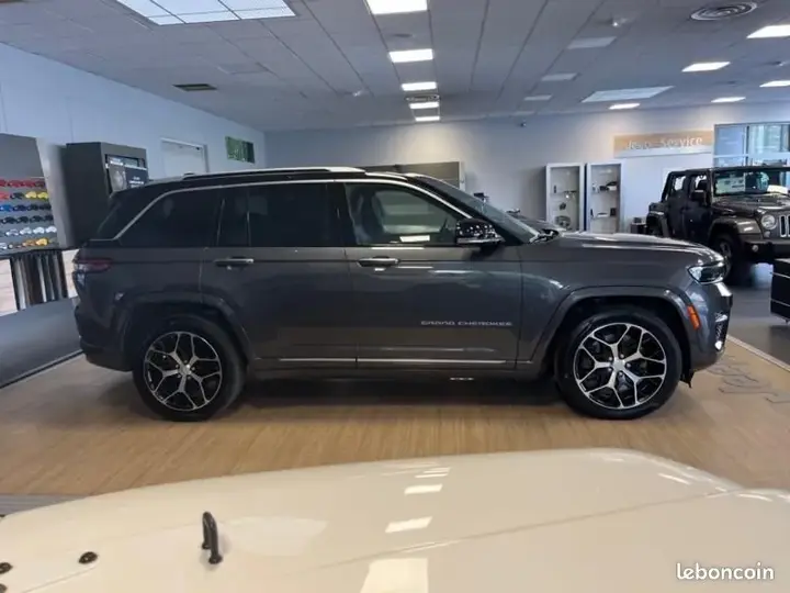 Jeep Grand Cherokee 2023 photo 4