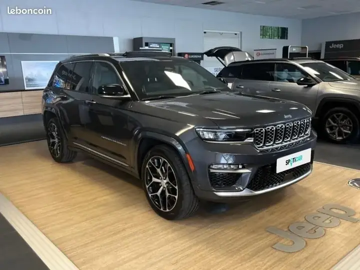 Jeep Grand Cherokee 2023 photo 3