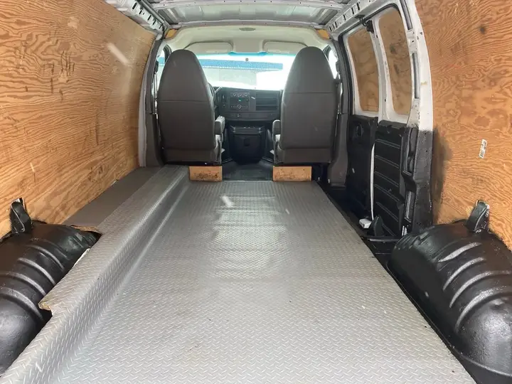 GMC Savana 2014 photo 5