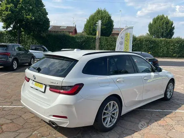 BMW 318D 2022 photo 2