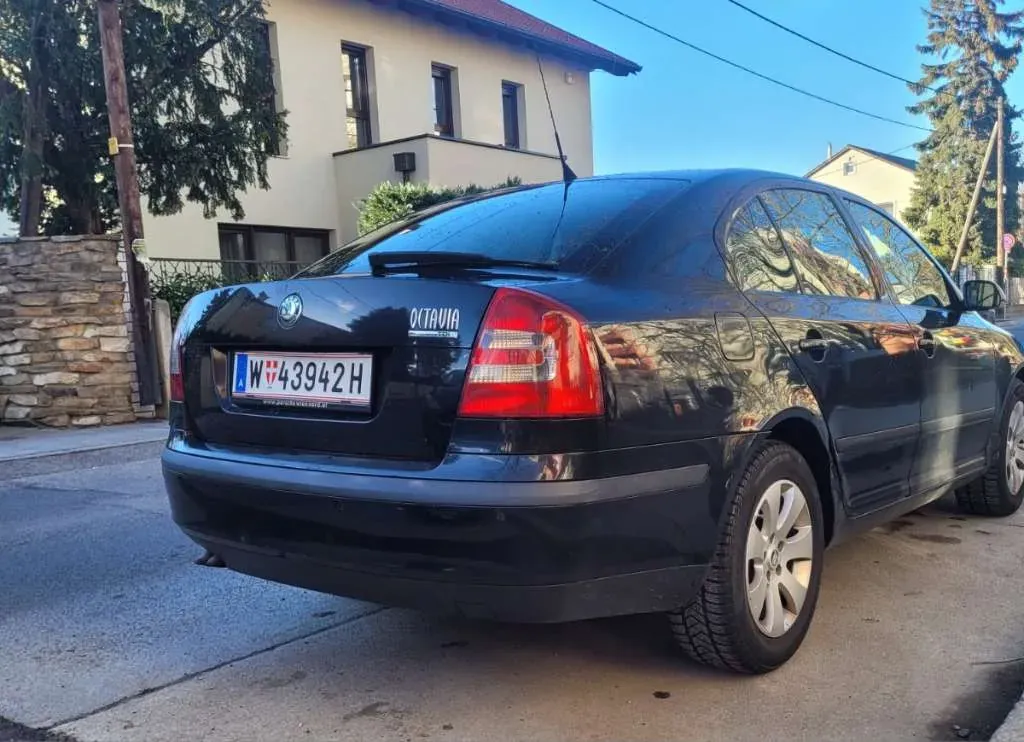 Skoda Octavia 2005 photo 2