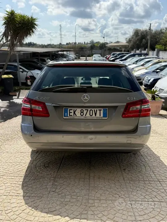 Mercedes-Benz E 220 Cdi 2012 photo 4