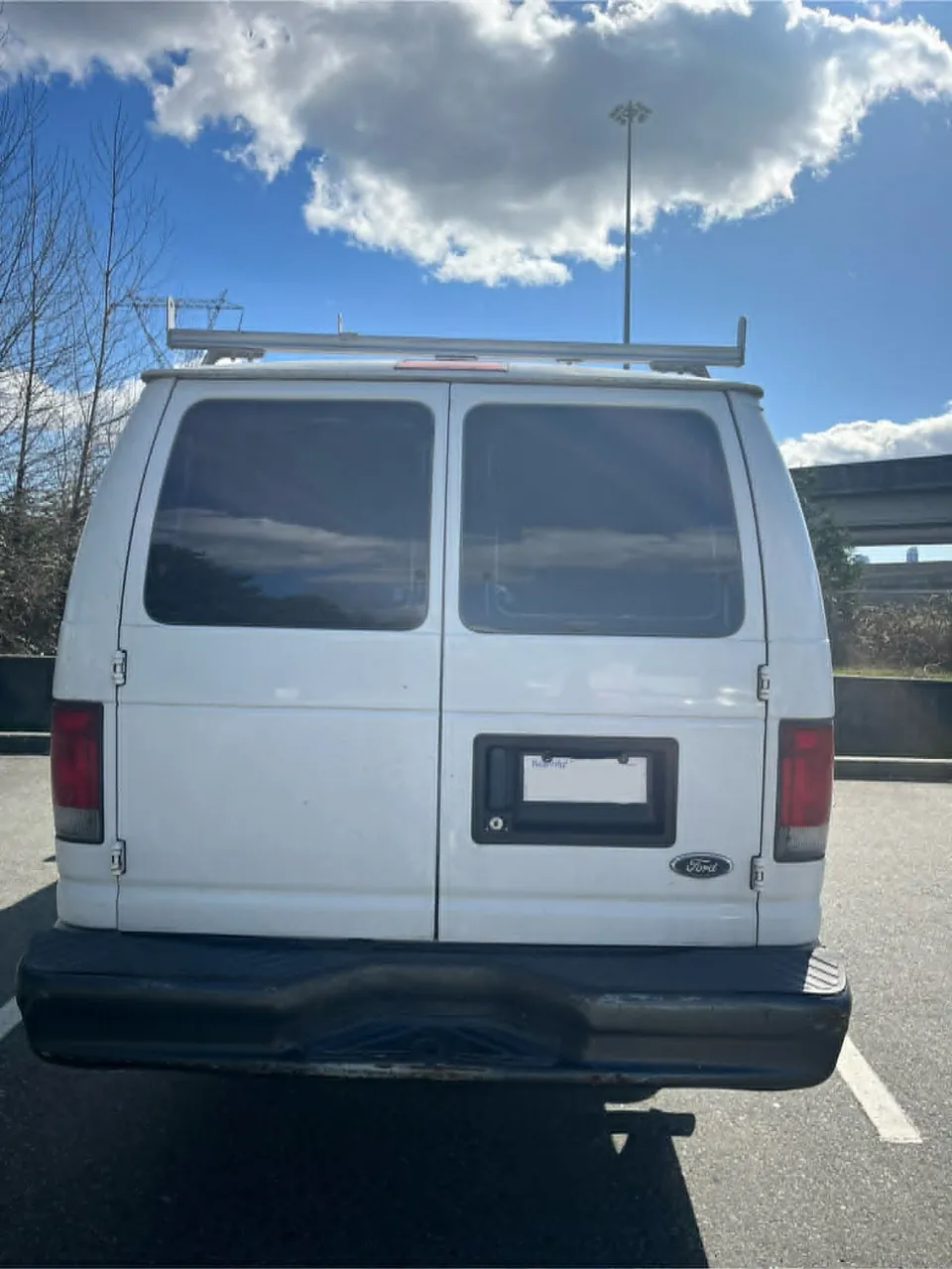Ford E-250 2004 photo 5