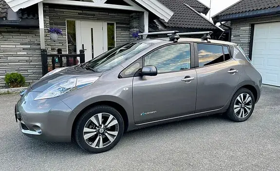 Nissan Leaf 2013 photo 2