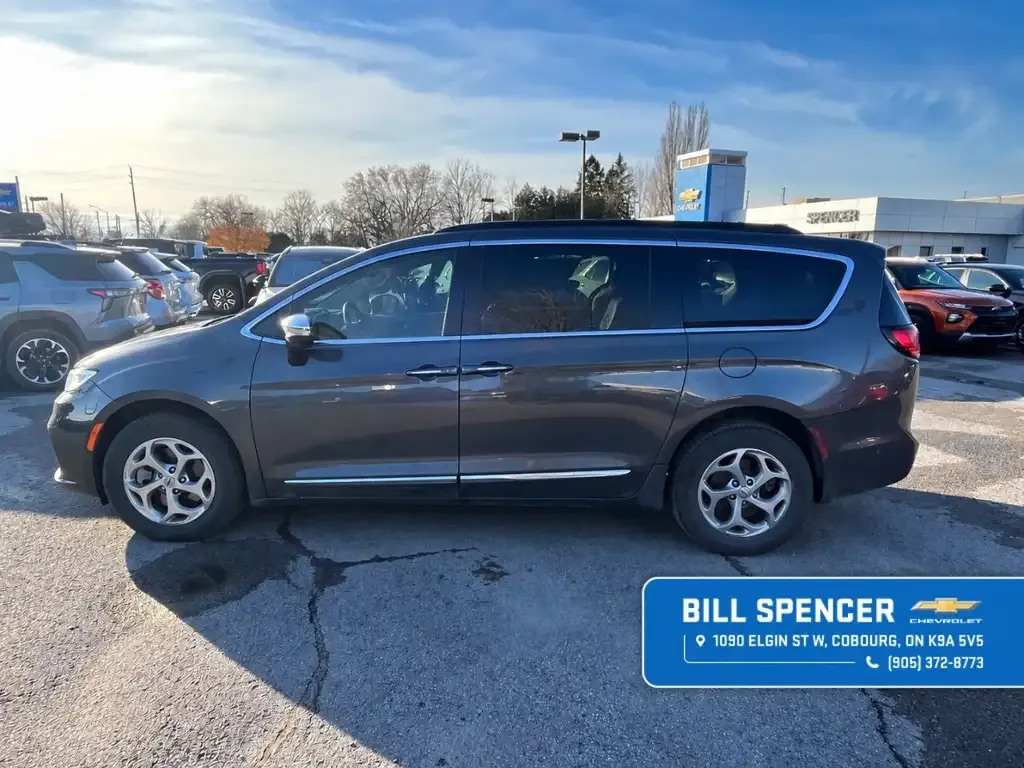 Chrysler Pacifica 2023 photo 3