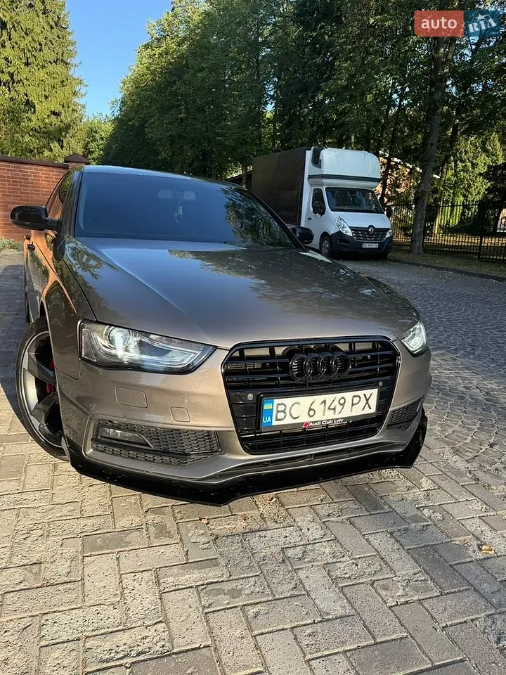 Audi A4 2013 photo 2