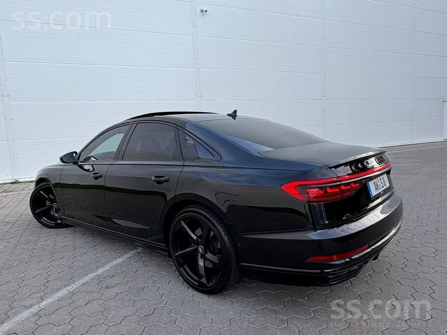 Audi A8 2022 photo 4