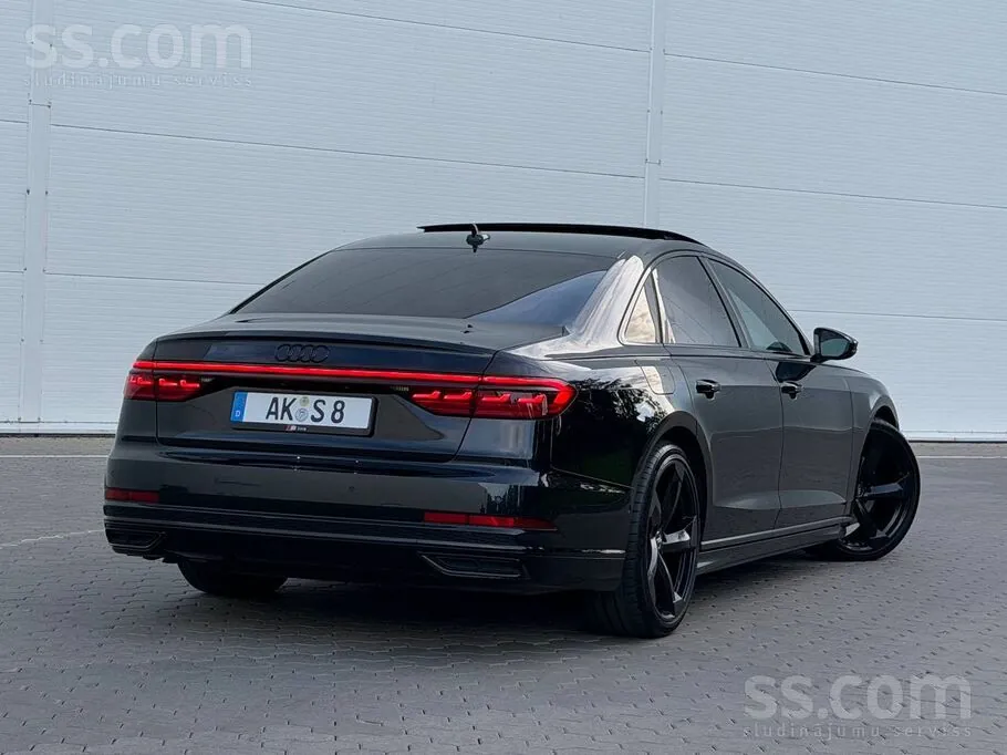 Audi A8 2022 photo 2