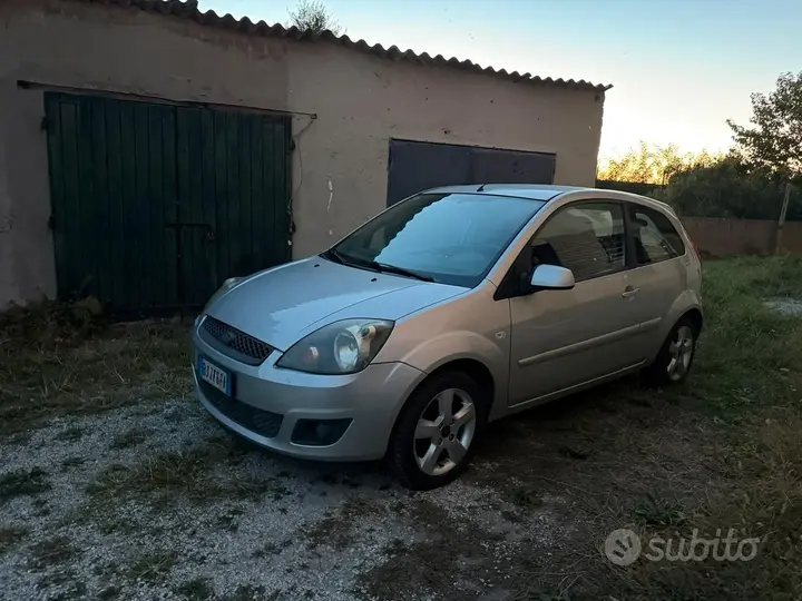 Ford Fiesta 2007 photo 4