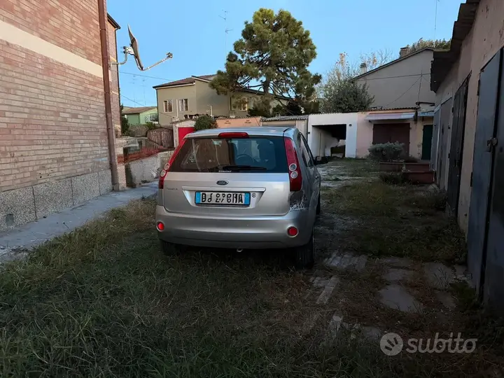 Ford Fiesta 2007 photo 3