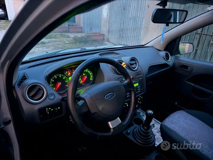 Ford Fiesta 2007 photo 5
