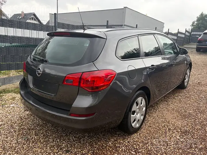 Opel Astra 2012 photo 3