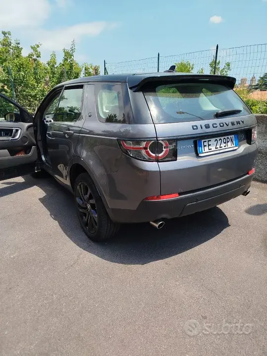Land Rover Discovery Sport 2016 photo 4