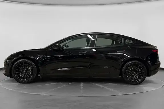 Tesla Model 3 2022 photo 2