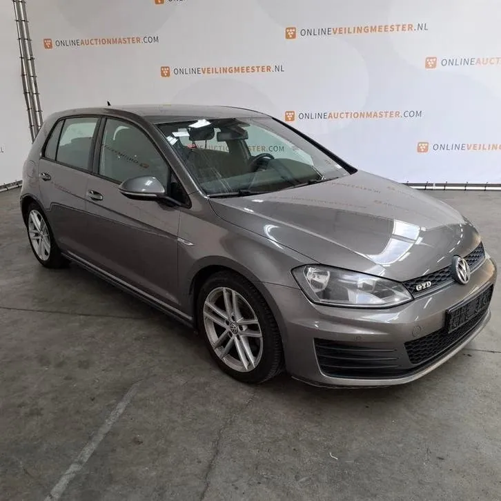 Volkswagen Golf 2023 photo 3