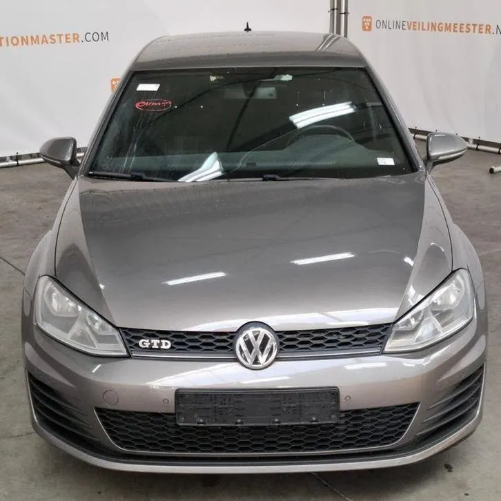 Volkswagen Golf 2023 photo 2