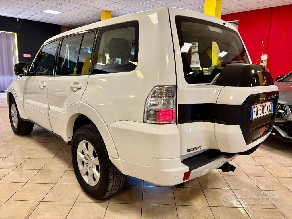 Mitsubishi Pajero 2016 photo 5