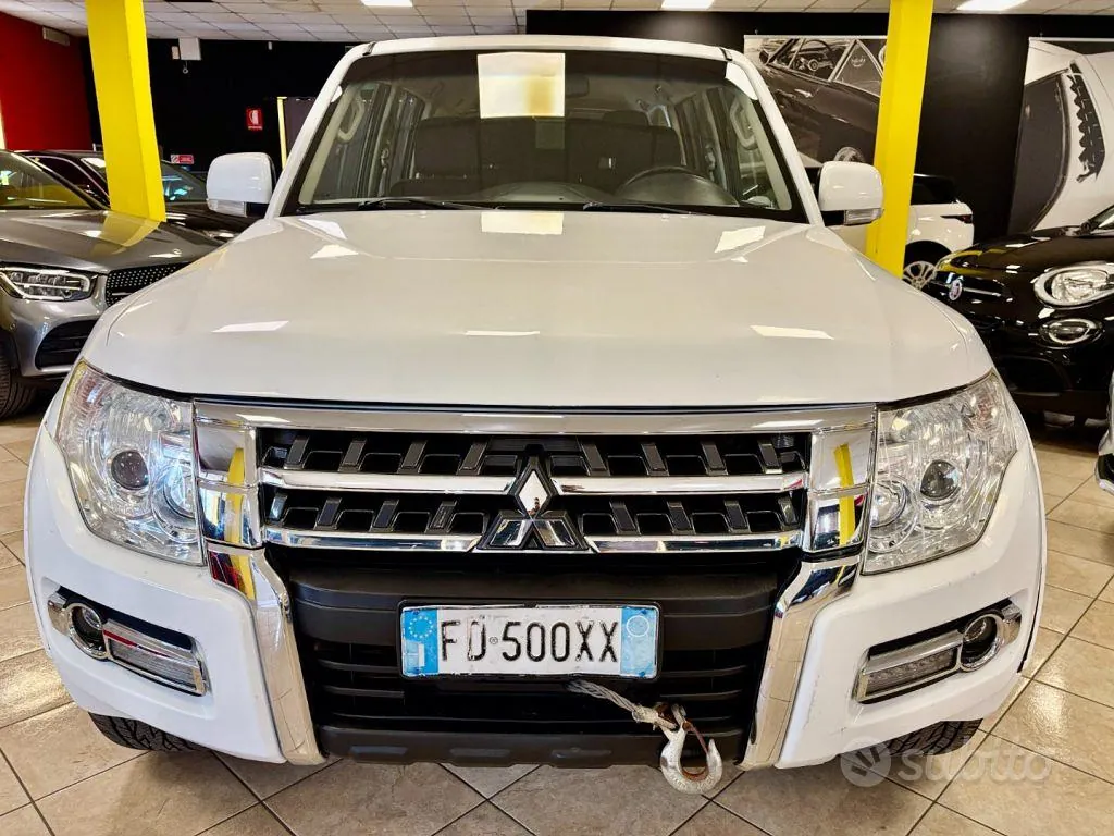Mitsubishi Pajero 2016 photo 2