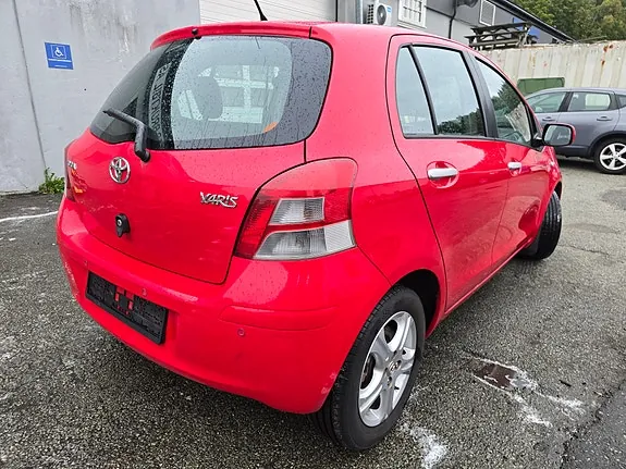 Toyota Yaris 2010 photo 4
