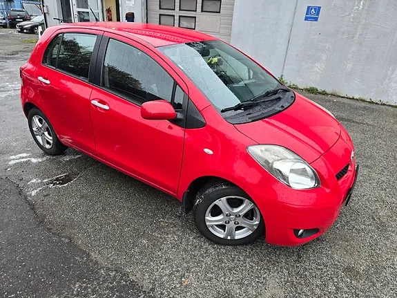 Toyota Yaris 2010 photo 2